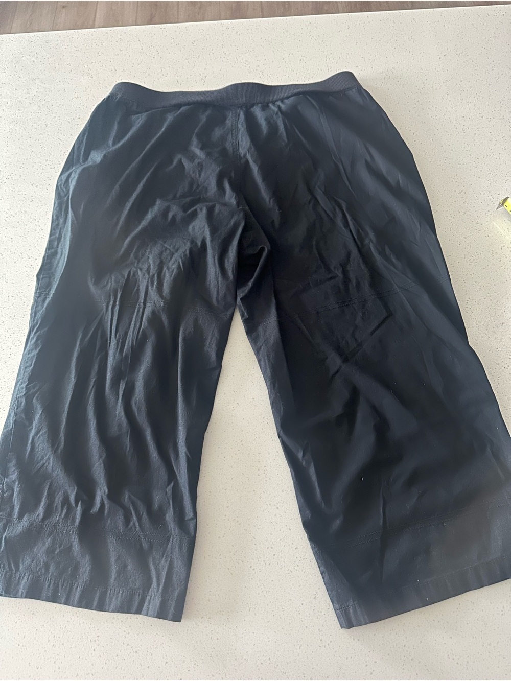 Style & Co. Black Women's Cargo Capris with Grommet Accents - Picture 4 of 11